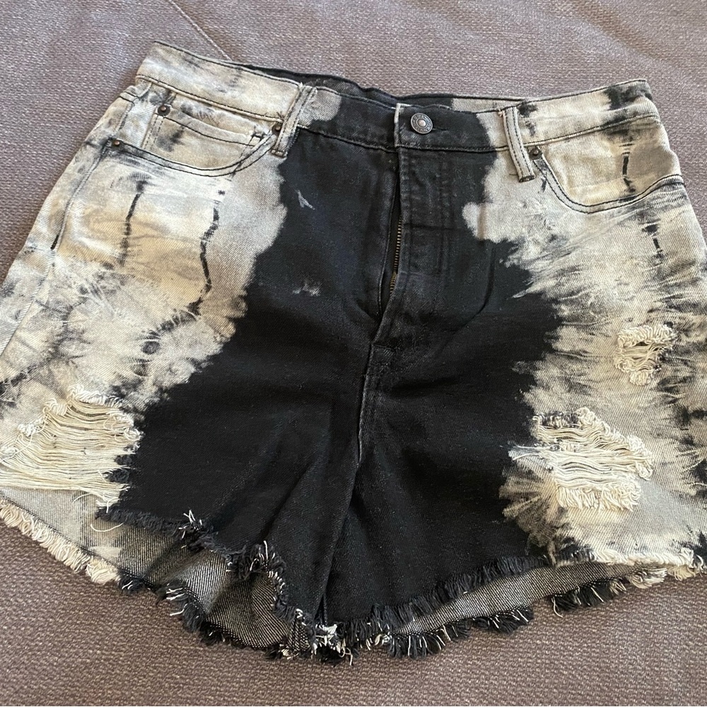 Trendy Black and Cream Women's Distressed Jean Shorts